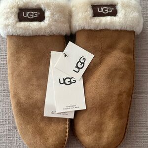 UGG Tan and White Sheepskin Mittens